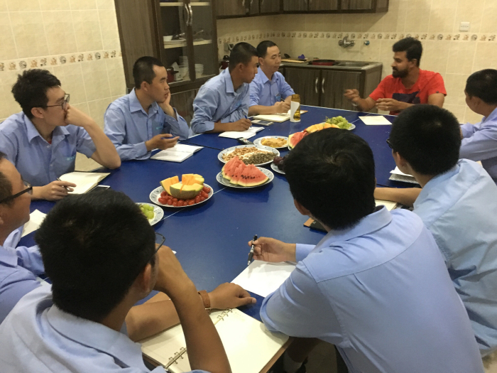 7 尊龙凯时一局总承包公司科威特大学城项目请身边的外教为项目员工授课.jpg
